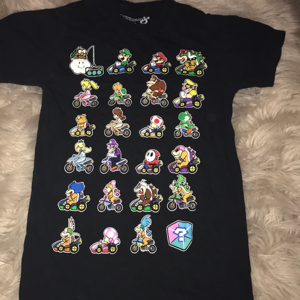 Mario Kart T-shirt size small unisex slim tee